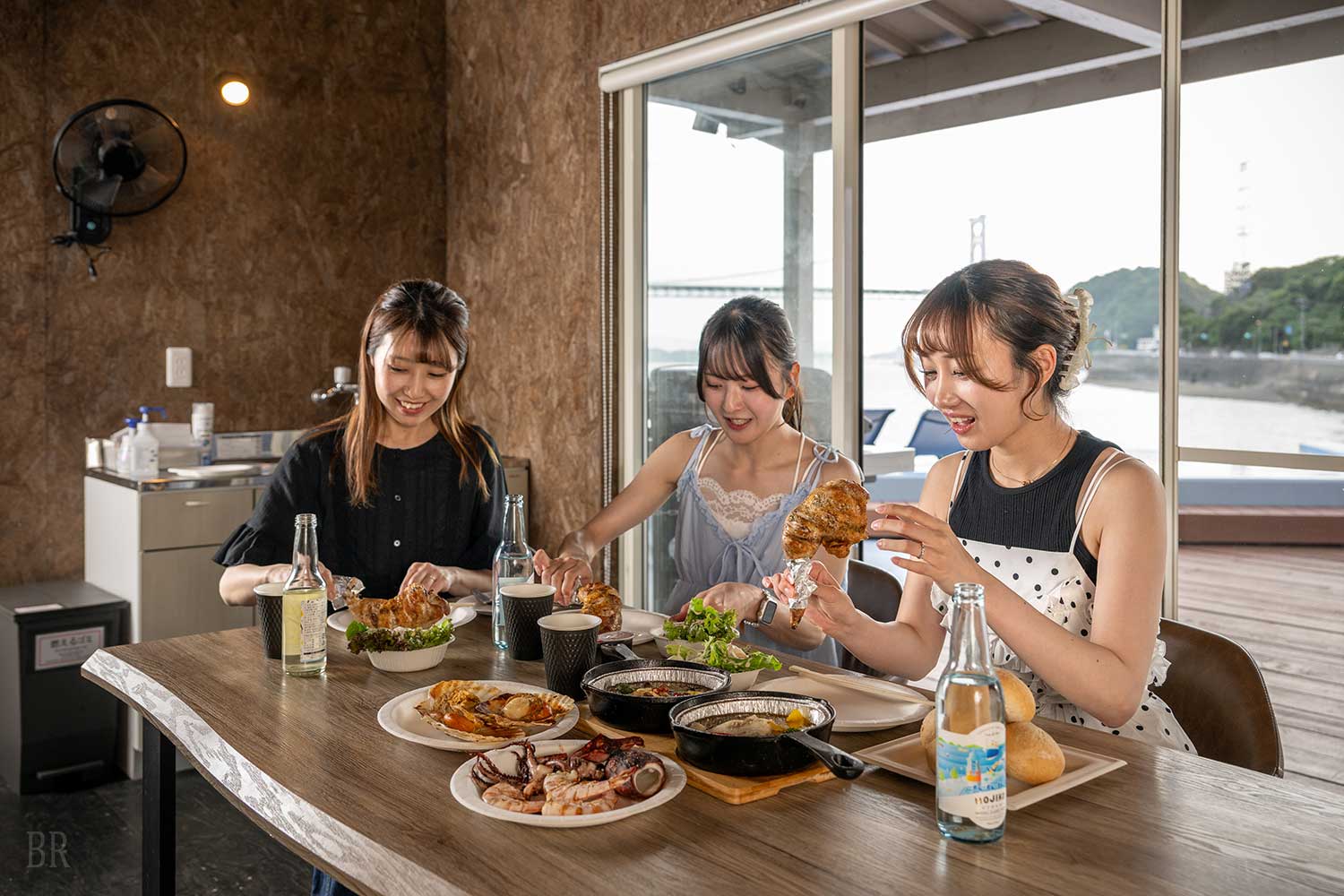 날씨 때문의 좌우하지 않는 식사 공간