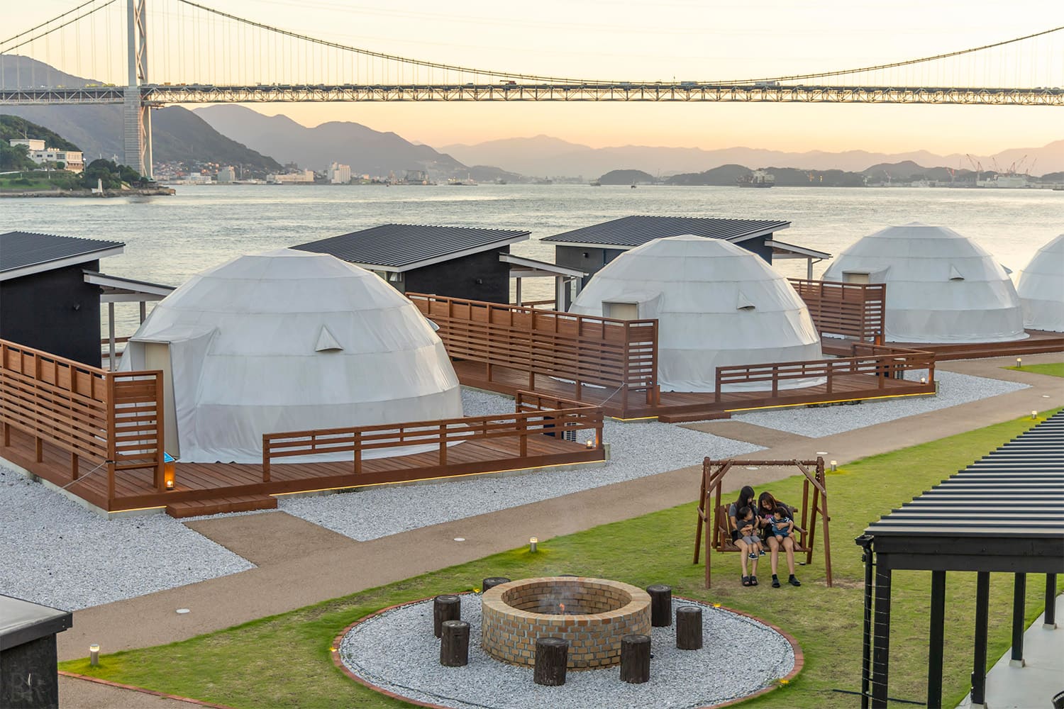 펼쳐진바다와칸몬 해협을바라보는최고의 자리.