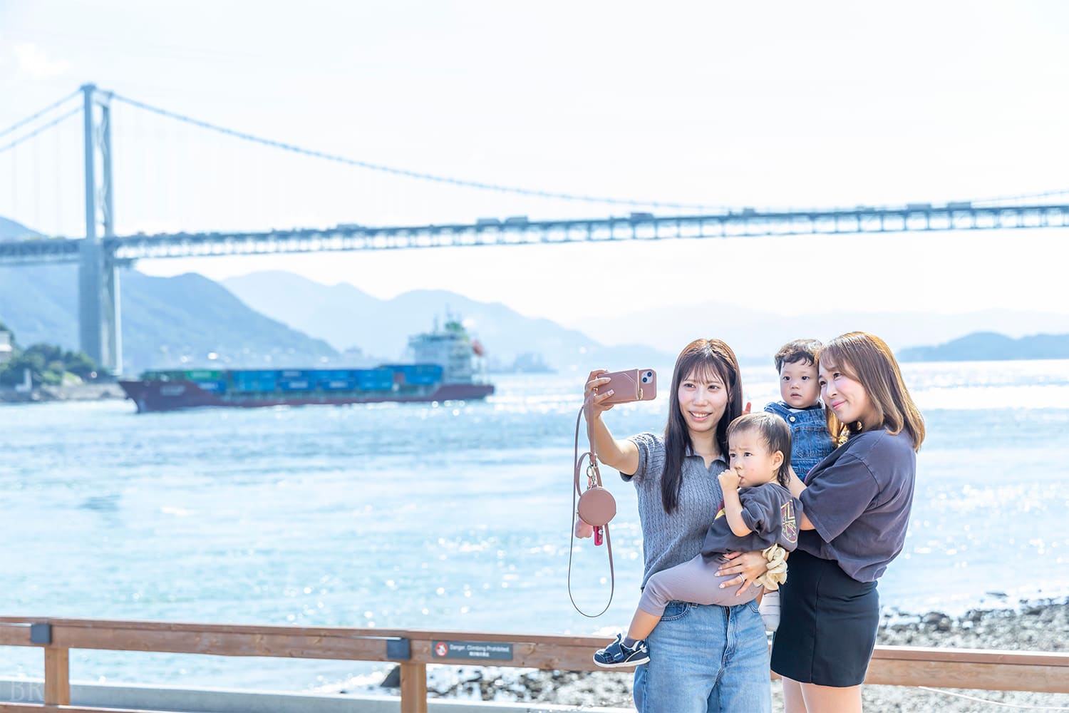 펼쳐진바다와칸몬 해협을바라보는최고의 자리.